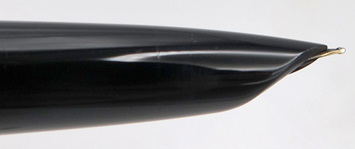 ITEM #6824R: PARKER 51 FOUNTIAN PEN IN BLACK. SQUEEZE FILLER. GOLD FILLED TRIM. NIB IS MEDIUM IN 14K. MADE IN ENGLAND. MKIII MODEL MEANING THE BACK END OF BARREL IS POINTED (NOT CURVED)